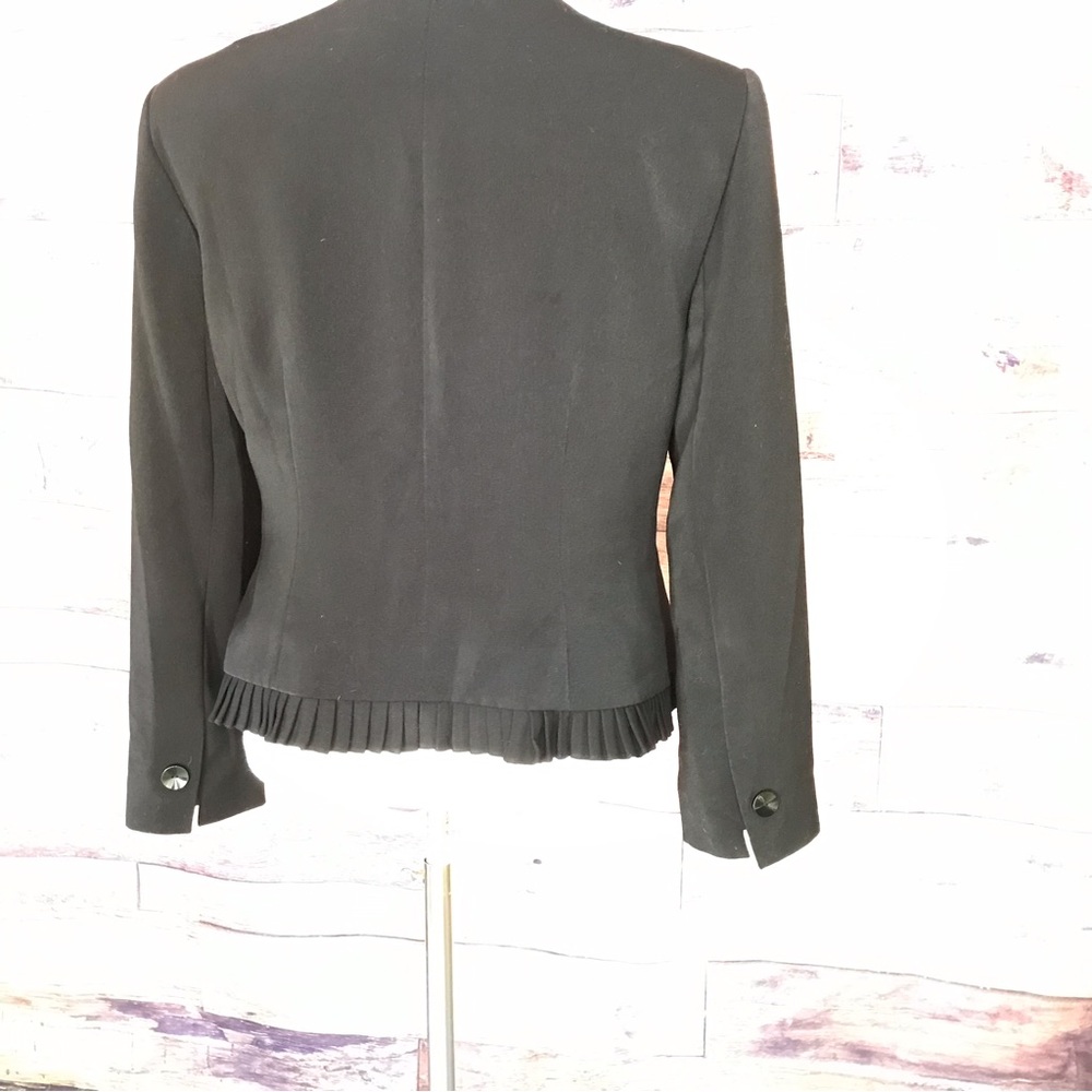 Sag Harbor Black Suit Jacket - Picture 7 of 9